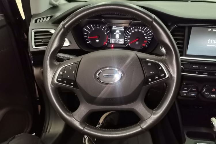 Used GAC Trumpchi GS4 2017 235T Automatic Two-Wheel Drive Luxury Smart Connectivity Version Steering Wheel