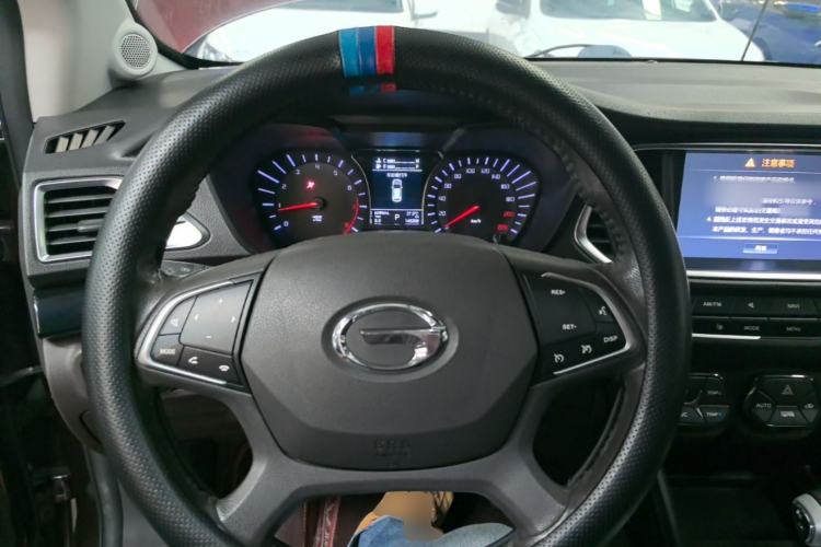 Used GAC Trumpchi GS4 2017 235T Automatic Two-Wheel Drive Luxury Smart Connectivity Version Steering Wheel