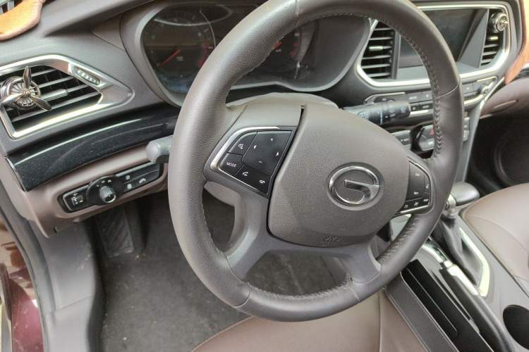 Used GAC Trumpchi GS4 2017 200T G-DCT Two-Wheel Drive Luxury Edition Steering Wheel