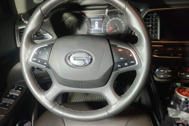 Used GAC Trumpchi GS4 2017 235T Automatic Two-Wheel Drive Luxury Smart Connectivity Version Steering Wheel