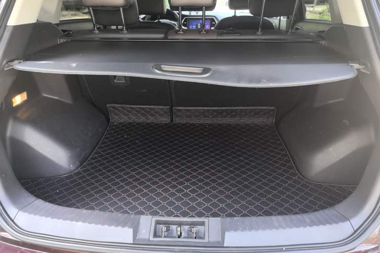 Used GAC Trumpchi GS4 2017 235T Automatic Two-Wheel Drive Elite Edition Trunk