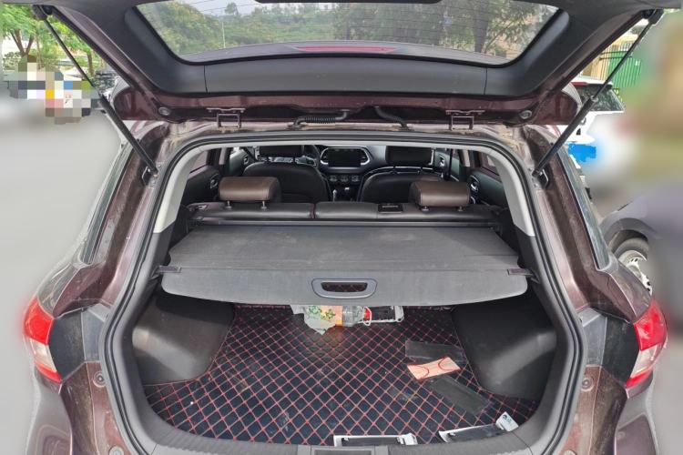 Used GAC Trumpchi GS4 2017 200T Manual Two-Wheel Drive Elite Edition Trunk