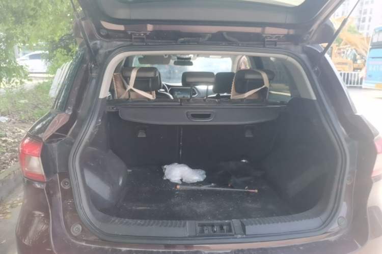 Used GAC Trumpchi GS4 2017 235T Automatic Two-Wheel Drive Elite Edition Trunk