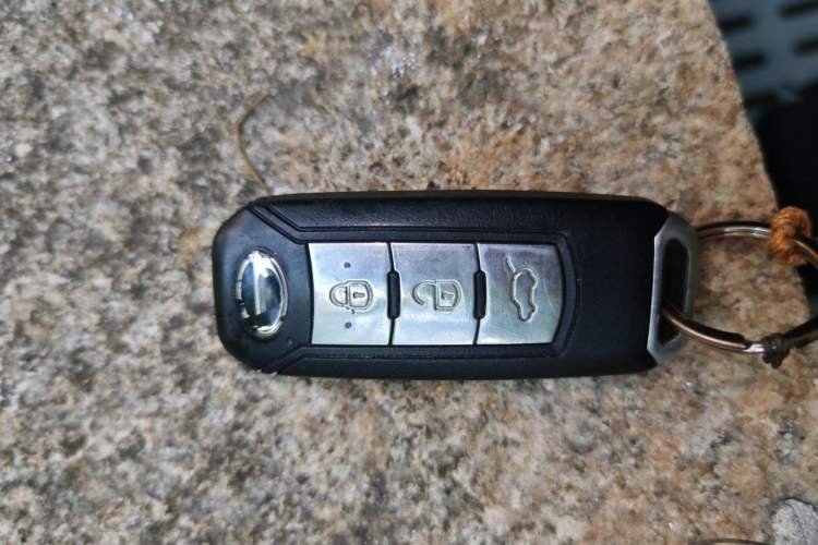 Used GAC Trumpchi GS4 2017 235T Automatic Two-Wheel Drive Luxury Smart Connectivity Version Vehicle Key