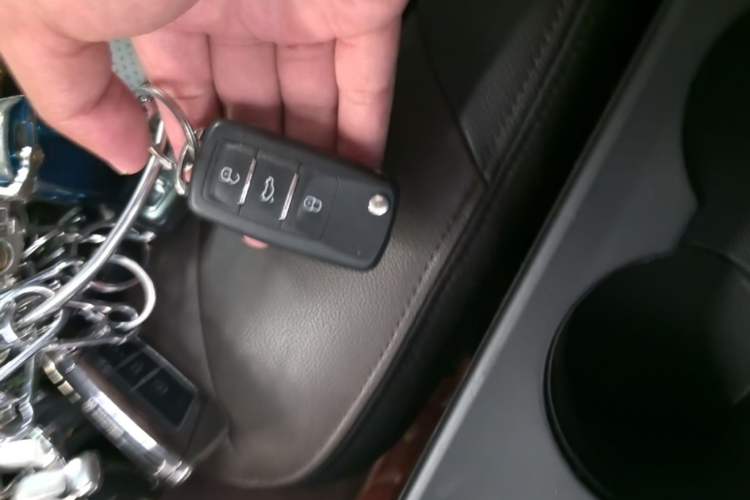 Used GAC Trumpchi GS4 2017 235T Automatic Two-Wheel Drive Luxury Smart Connectivity Version Vehicle Key