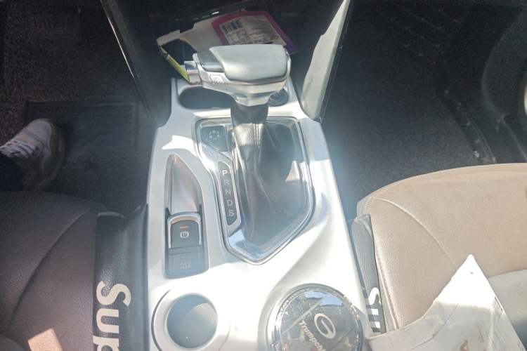 Used GAC Trumpchi GS4 2017 235T Automatic Two-Wheel Drive Elite Edition Gear Lever