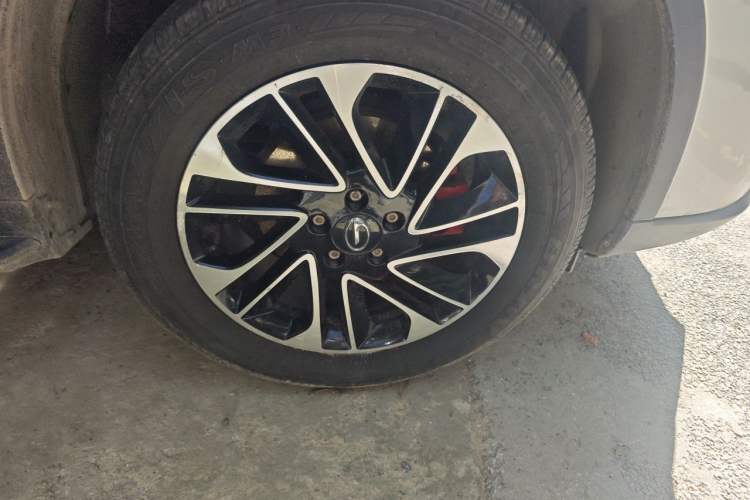 Used GAC Trumpchi GS4 2017 235T Automatic Two-Wheel Drive Elite Edition Right Front Wheel Hub