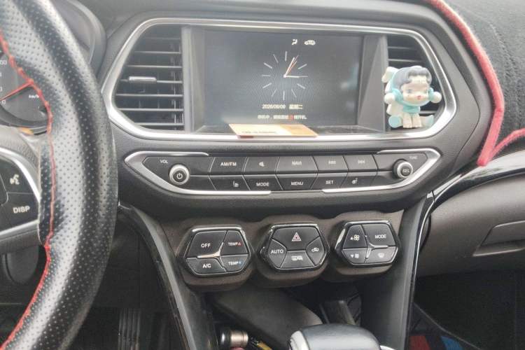 Used GAC Trumpchi GS4 2017 235T Automatic Two-Wheel Drive Luxury Smart Connectivity Version Audio And AC Panel