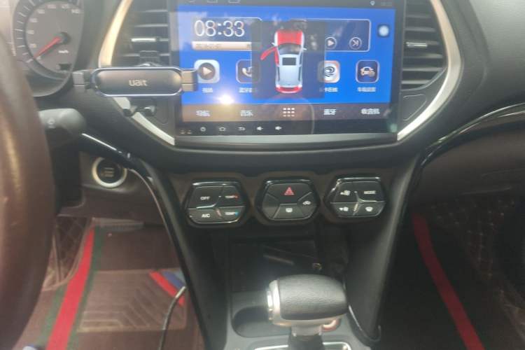 Used GAC Trumpchi GS4 2017 235T Automatic Two-Wheel Drive Elite Edition Audio And AC Panel