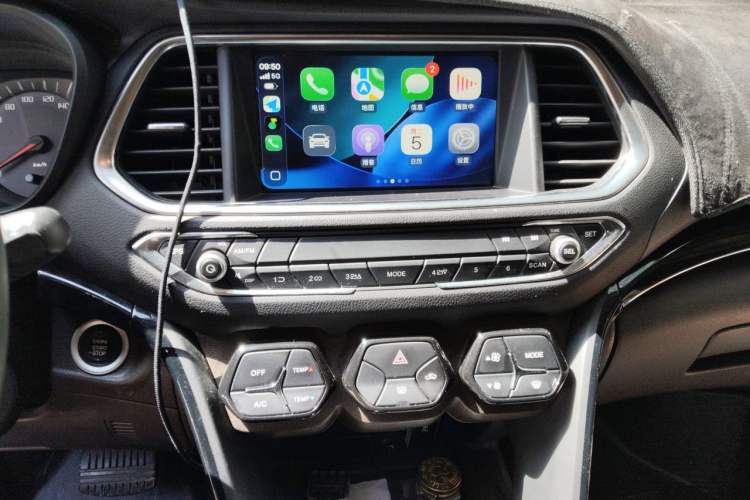Used GAC Trumpchi GS4 2017 235T G-DCT Two-Wheel Drive Elite Edition Audio And AC Panel