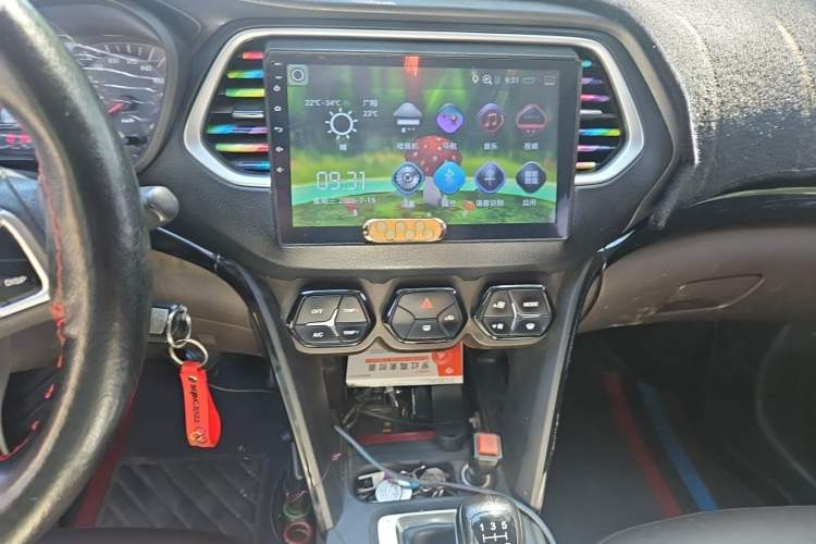 Used GAC Trumpchi GS4 2017 200T Manual Two-Wheel Drive Elite Edition Audio And AC Panel