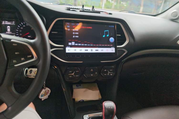 Used GAC Trumpchi GS4 2017 200T Manual Two-Wheel Drive Elite Edition Audio And AC Panel