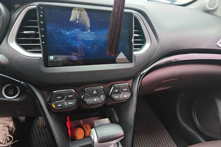 Used GAC Trumpchi GS4 2017 235T Automatic Two-Wheel Drive Elite Edition Audio And AC Panel