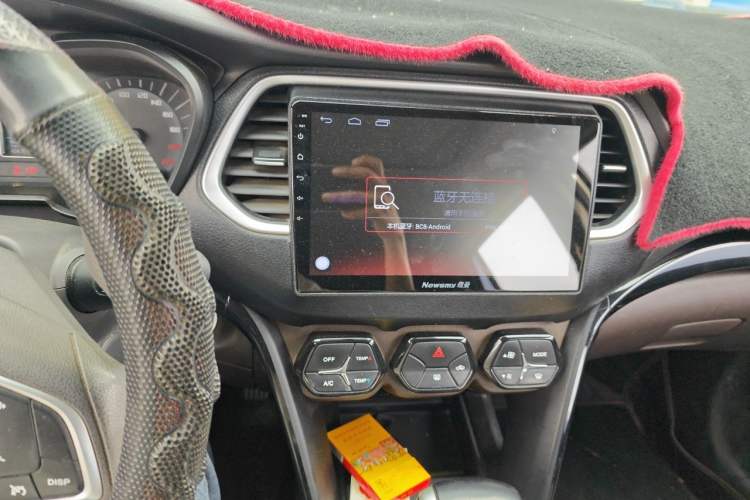 Used GAC Trumpchi GS4 2017 200T G-DCT Two-Wheel Drive Elite Edition Audio And AC Panel