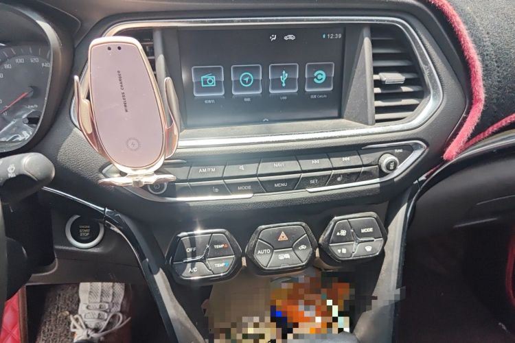 Used GAC Trumpchi GS4 2017 235T Automatic Two-Wheel Drive Luxury Smart Connectivity Version Audio And AC Panel