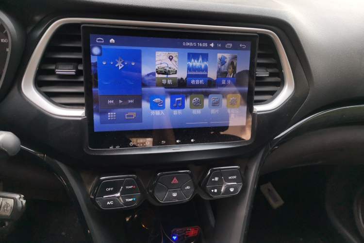 Used GAC Trumpchi GS4 2017 200T Manual Two-Wheel Drive Elite Edition Audio And AC Panel