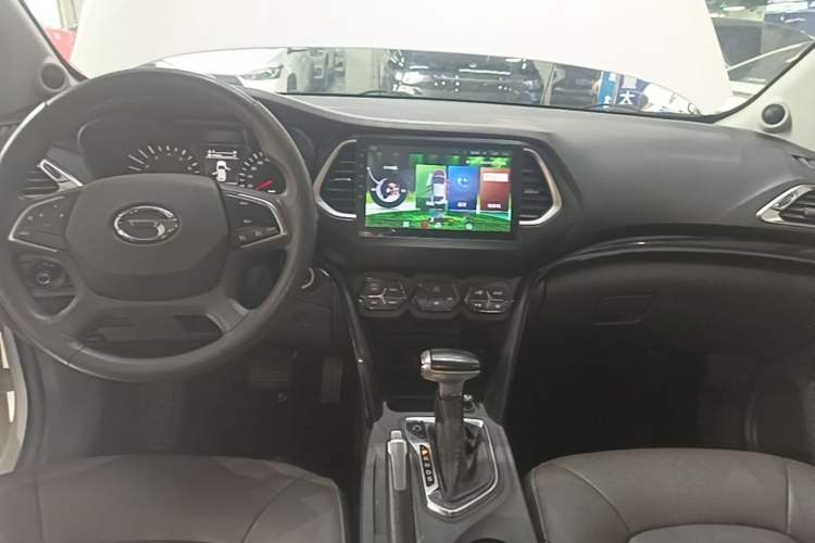 Used GAC Trumpchi GS4 2017 200T G-DCT Two-Wheel Drive Elite Edition Audio And AC Panel