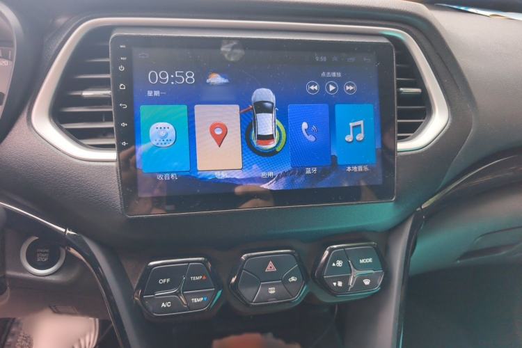 Used GAC Trumpchi GS4 2017 235T Automatic Two-Wheel Drive Elite Edition Audio And AC Panel