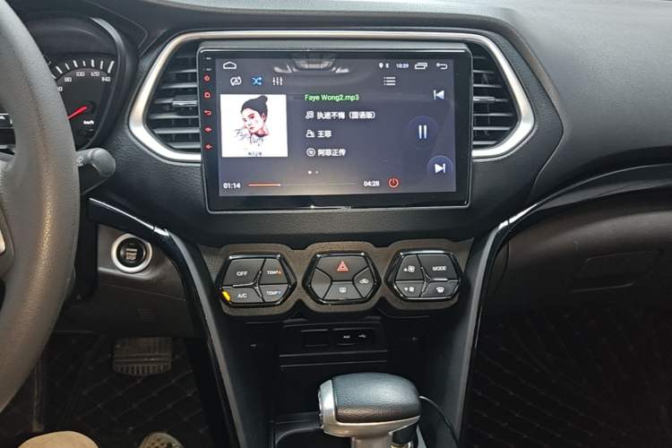 Used GAC Trumpchi GS4 2017 235T G-DCT Two-Wheel Drive Elite Edition Audio And AC Panel