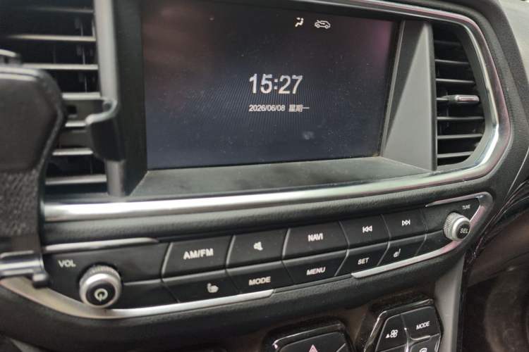 Used GAC Trumpchi GS4 2017 235T Automatic Two-Wheel Drive Luxury Smart Connectivity Version Audio And AC Panel