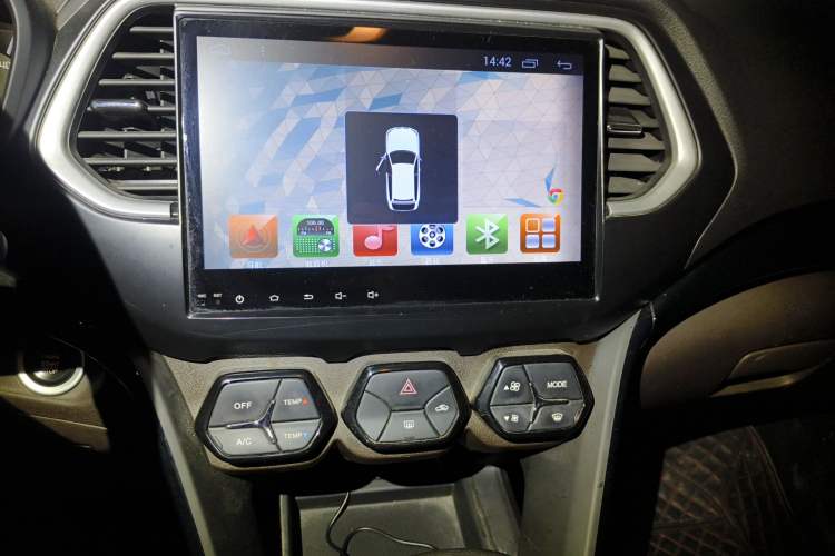 Used GAC Trumpchi GS4 2017 235T Automatic Two-Wheel Drive Elite Edition Audio And AC Panel