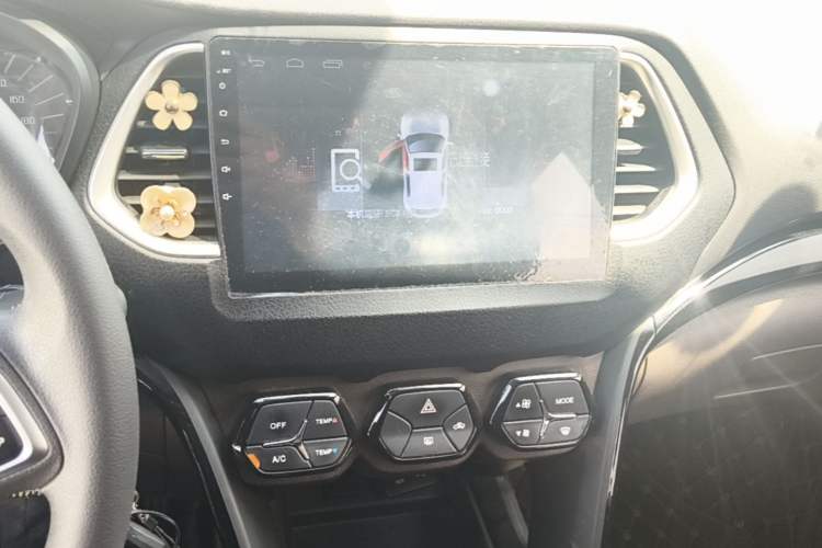 Used GAC Trumpchi GS4 2017 200T Manual Two-Wheel Drive Elite Edition Audio And AC Panel