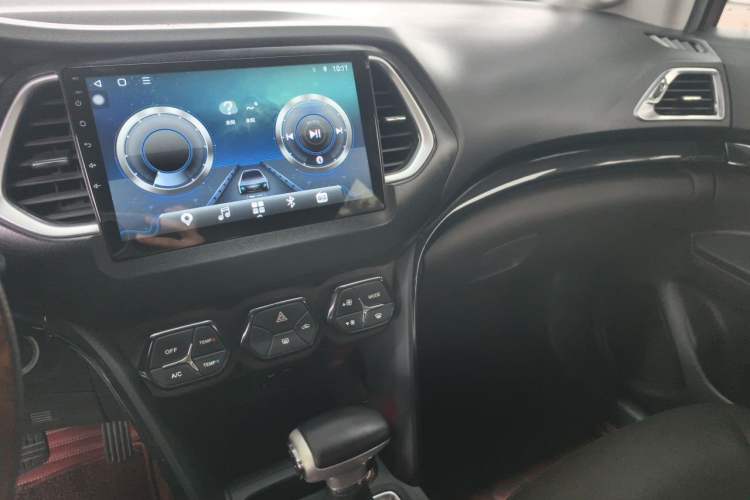 Used GAC Trumpchi GS4 2017 235T Automatic Two-Wheel Drive Elite Edition Audio And AC Panel
