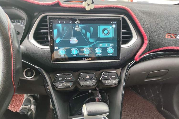 Used GAC Trumpchi GS4 2017 235T Automatic Two-Wheel Drive Elite Edition Audio And AC Panel
