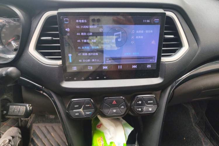 Used GAC Trumpchi GS4 2017 200T Manual Two-Wheel Drive Comfort Edition Audio And AC Panel