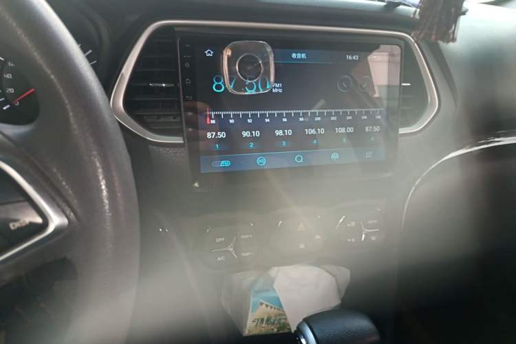Used GAC Trumpchi GS4 2017 235T Automatic Two-Wheel Drive Elite Edition Audio And AC Panel
