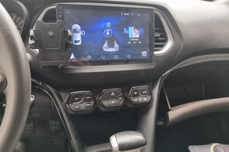 Used GAC Trumpchi GS4 2017 200T G-DCT Two-Wheel Drive Comfort Edition Audio And AC Panel