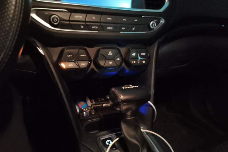 Used GAC Trumpchi GS4 2017 235T Automatic Two-Wheel Drive Elite Edition Audio And AC Panel