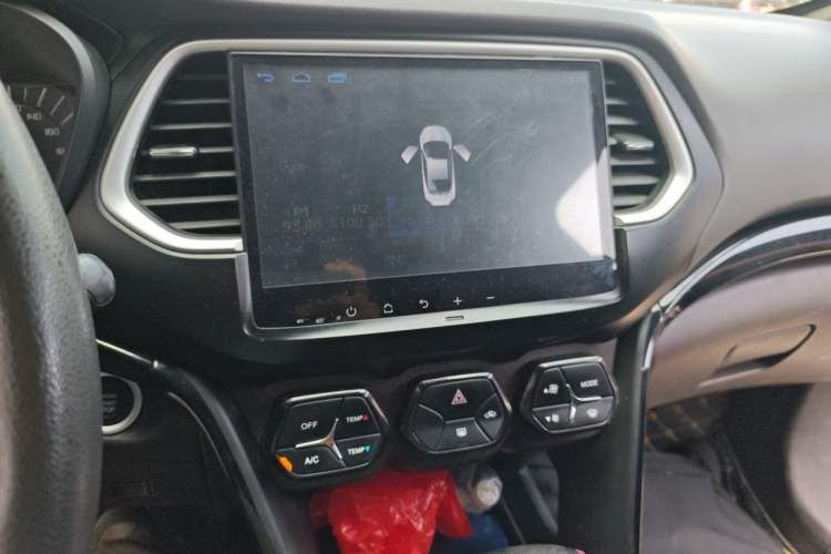 Used GAC Trumpchi GS4 2017 235T Automatic Two-Wheel Drive Elite Edition Audio And AC Panel