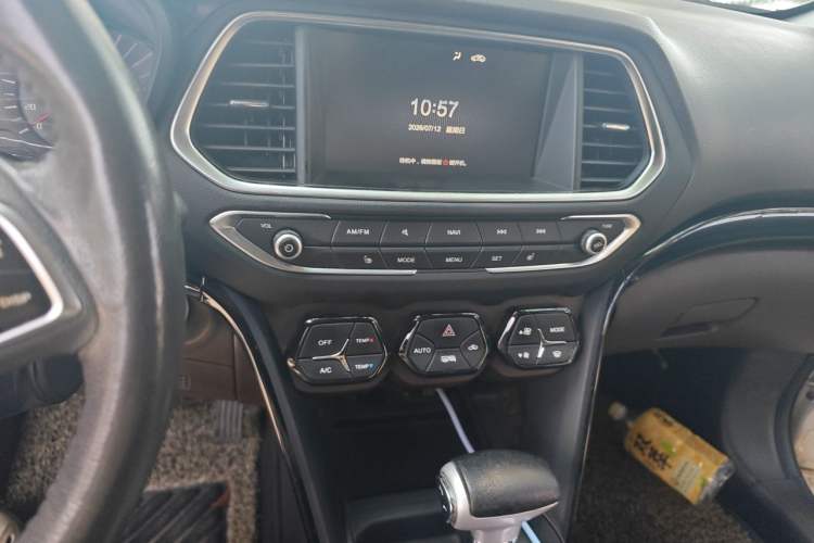 Used GAC Trumpchi GS4 2017 235T Automatic Two-Wheel Drive Luxury Smart Connectivity Version Audio And AC Panel