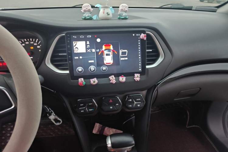 Used GAC Trumpchi GS4 2017 200T G-DCT Two-Wheel Drive Comfort Edition Audio And AC Panel