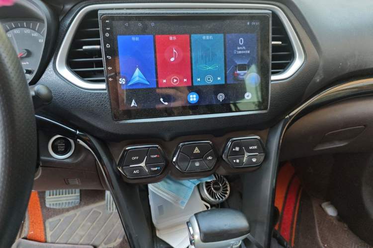 Used GAC Trumpchi GS4 2017 235T Automatic Two-Wheel Drive Elite Edition Audio And AC Panel