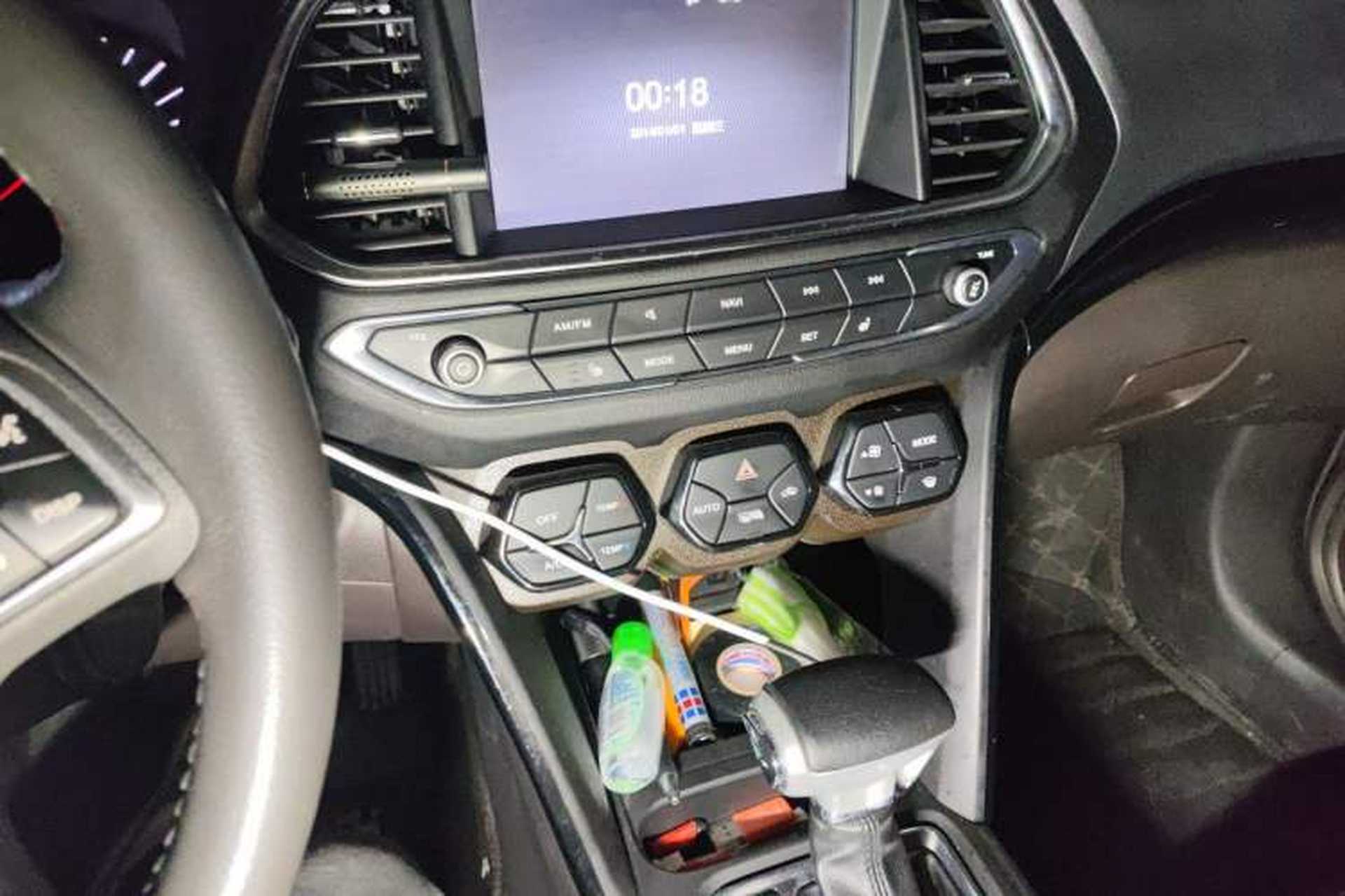 Used GAC Trumpchi GS4 2017 235T Automatic Two-Wheel Drive Luxury Smart Connectivity Version Audio And AC Panel