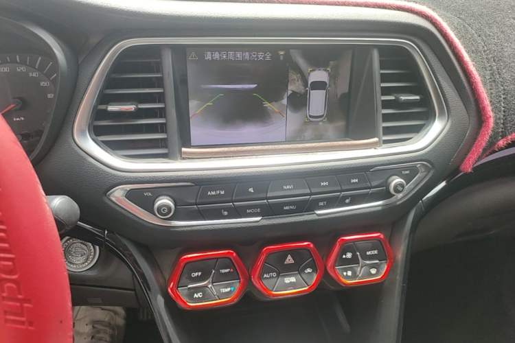Used GAC Trumpchi GS4 2017 235T Automatic Two-Wheel Drive Luxury Smart Connectivity Version Audio And AC Panel