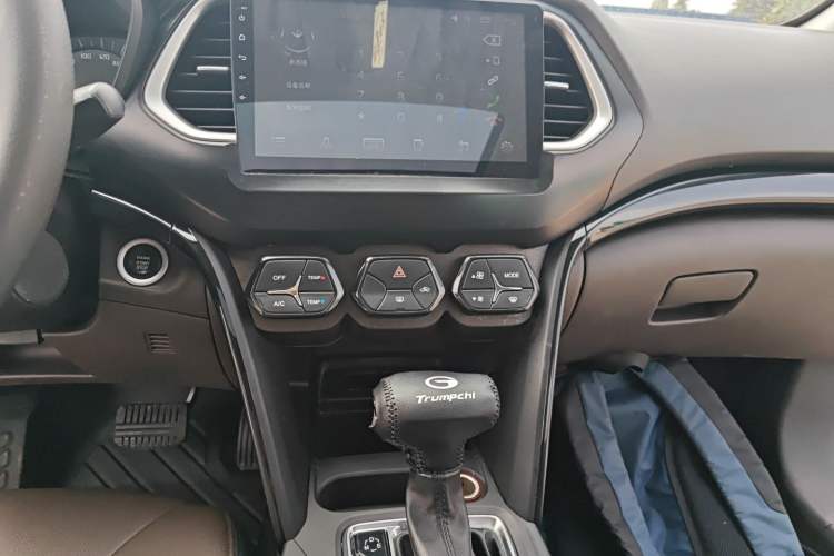 Used GAC Trumpchi GS4 2017 235T Automatic Two-Wheel Drive Elite Edition Audio And AC Panel