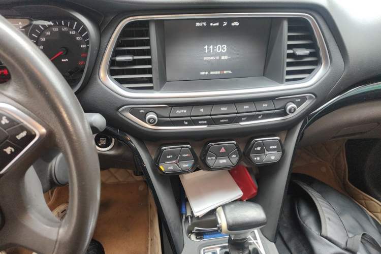Used GAC Trumpchi GS4 2017 235T Automatic Two-Wheel Drive Luxury Smart Connectivity Version Audio And AC Panel