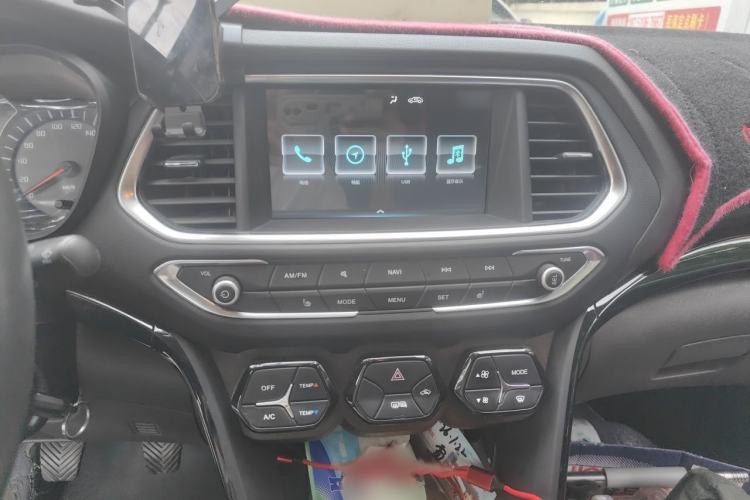 Used GAC Trumpchi GS4 2017 235T Manual Two-Wheel Drive Luxury Edition Audio And AC Panel
