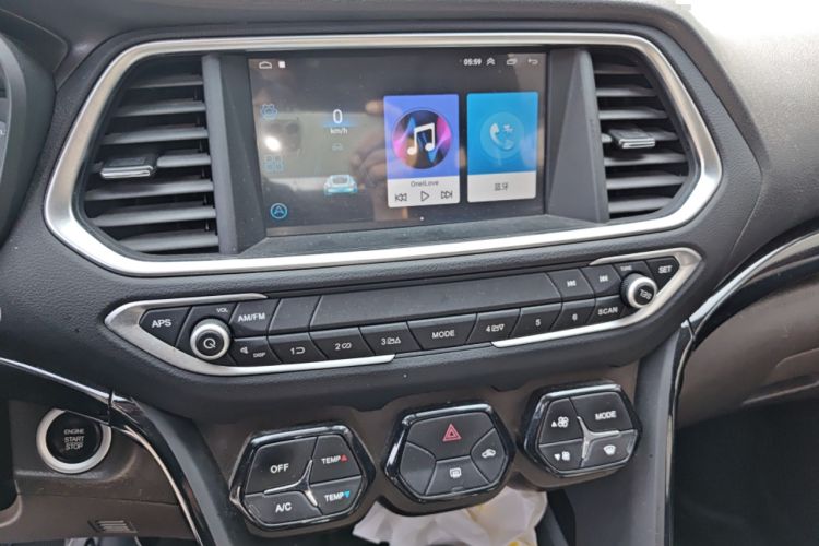 Used GAC Trumpchi GS4 2017 200T G-DCT Two-Wheel Drive Elite Edition Audio And AC Panel