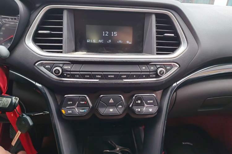 Used GAC Trumpchi GS4 2017 200T Manual Two-Wheel Drive Elite Edition Audio And AC Panel