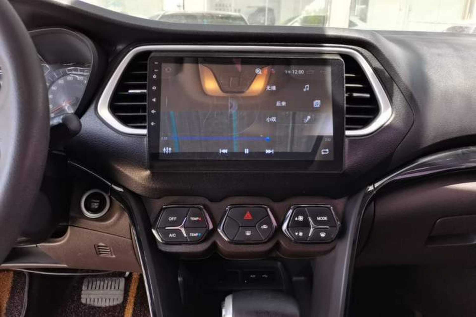 Used GAC Trumpchi GS4 2017 235T Automatic Two-Wheel Drive Elite Edition Audio And AC Panel