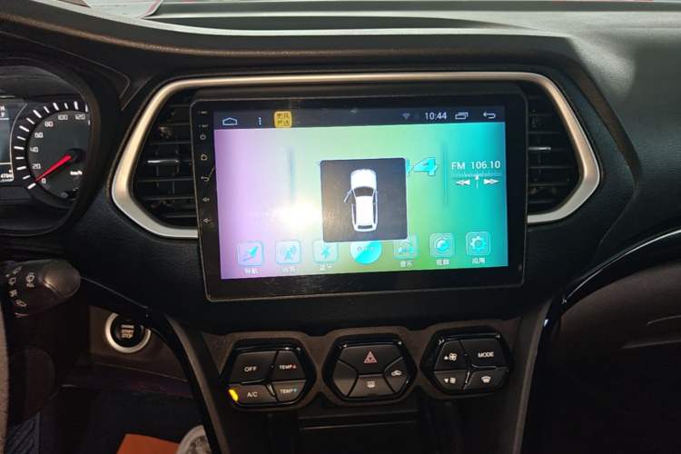 Used GAC Trumpchi GS4 2017 235T Automatic Two-Wheel Drive Elite Edition Audio And AC Panel