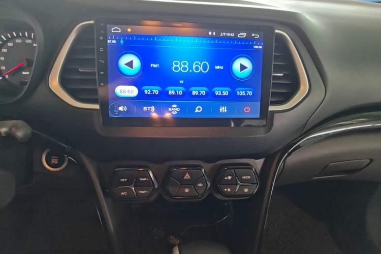 Used GAC Trumpchi GS4 2017 235T Automatic Two-Wheel Drive Elite Edition Audio And AC Panel