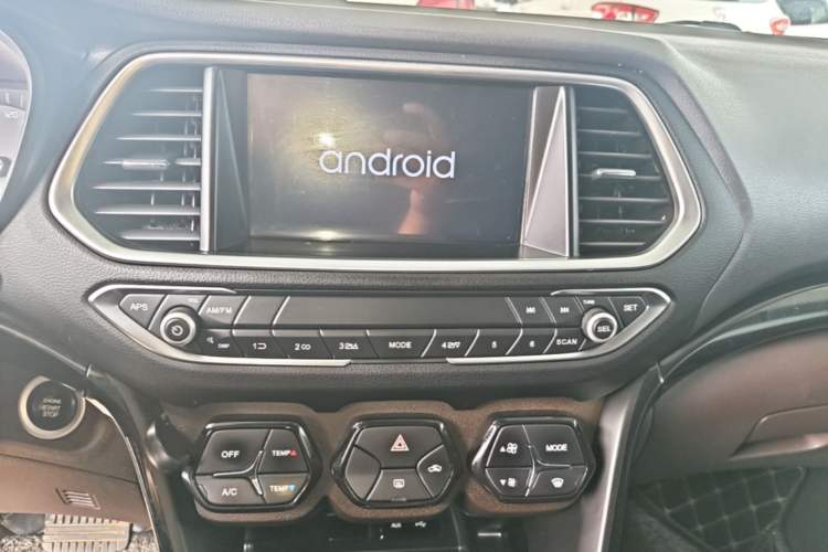 Used GAC Trumpchi GS4 2017 235T Automatic Two-Wheel Drive Elite Edition Audio And AC Panel