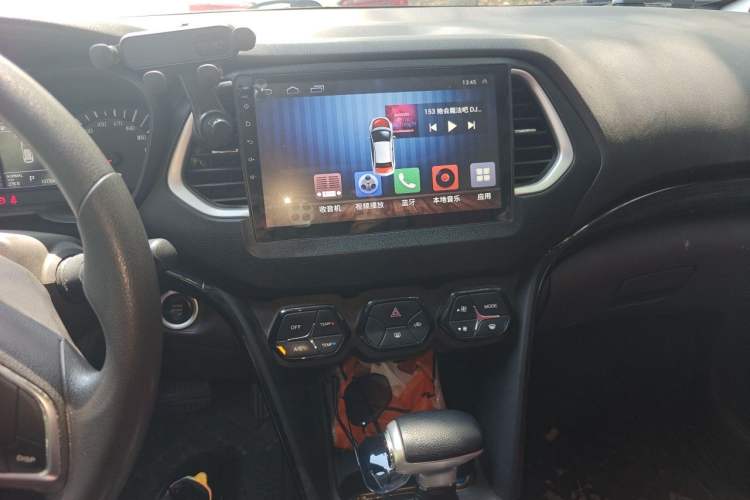 Used GAC Trumpchi GS4 2017 235T Automatic Two-Wheel Drive Elite Edition Audio And AC Panel