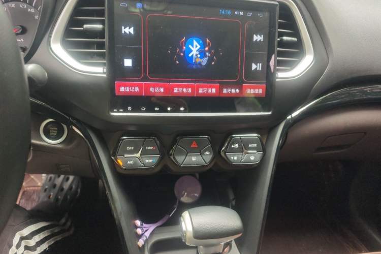 Used GAC Trumpchi GS4 2017 235T Automatic Two-Wheel Drive Elite Edition Audio And AC Panel