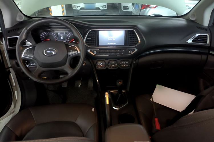 Used GAC Trumpchi GS4 2017 235T Manual Two-Wheel Drive Luxury Edition Center Console
